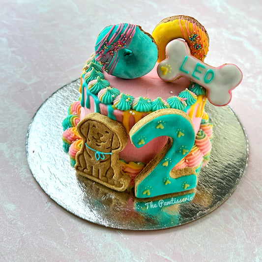 Half kg cake with donuts 🍩