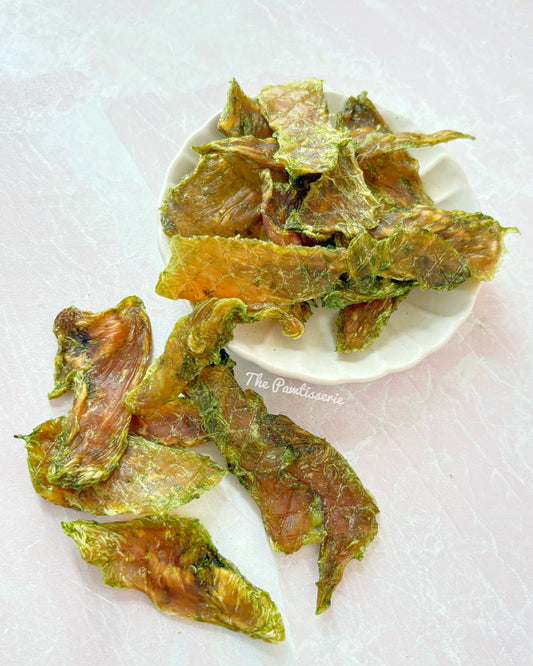 Spinach chicken jerky